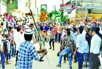 मोहर्रम पर निकला ताजिया, अखाड़ेबाजों ने दिखाए करतब