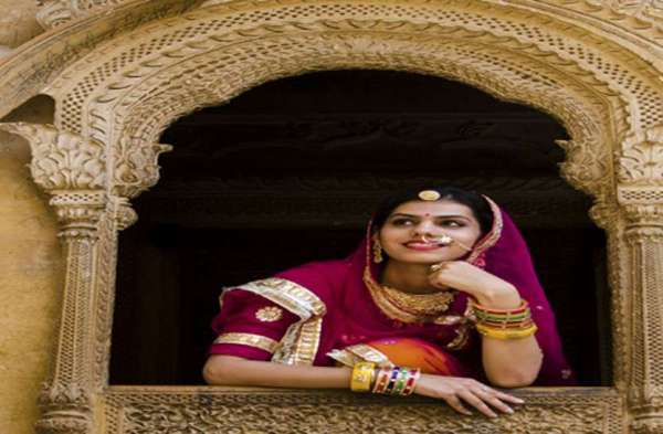 Beautiful photo shoot with jodhpur's fashion designer Saloni in Jaisalmer