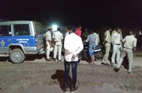 सोफे पर पति को खून से लथपथ देख पत्नी के उड़ गए होश, आखिर क्यों और किसने रेता इस बैंककर्मी का गर्दन