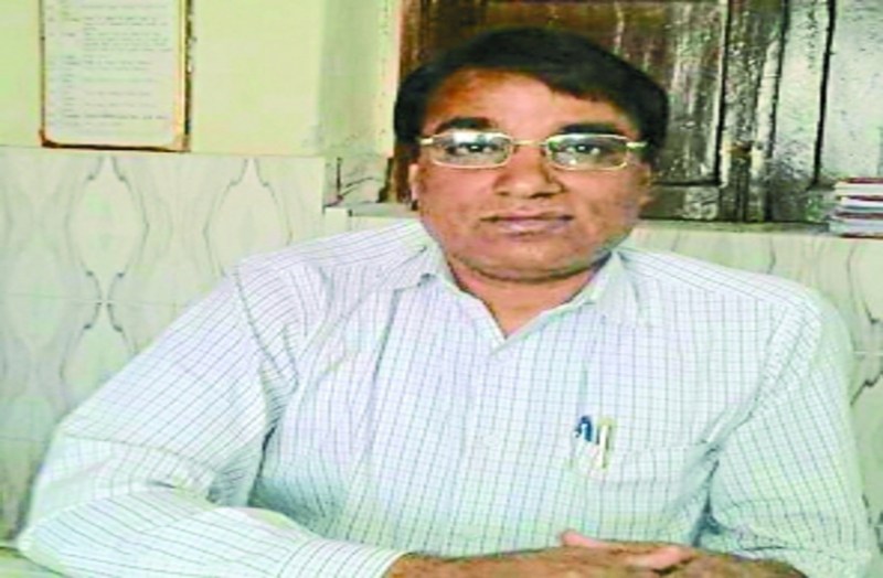 railway traffic inspector commit suicide in office