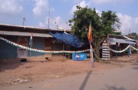 नंदेली में मुख्यमंत्री के आगमन का लोगों ने दुकान बंद कर जताया विरोध