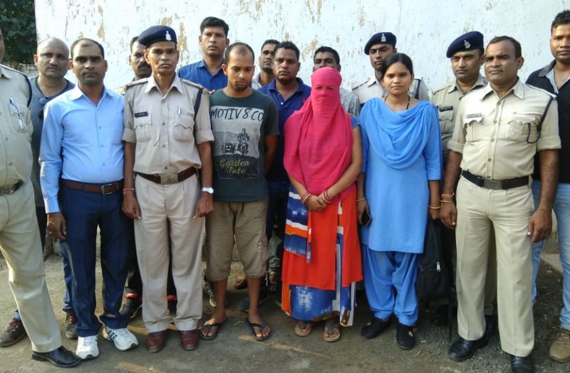 केशियर डोमर की हत्या का खुलासा : पत्नी ने प्रेमी के साथ मिल कर घटना को दिया था अंजाम, पुलिस की पूछताछ में आरोपियों ने खोला राज