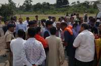 Breaking : ऊर्जा मंत्री पीयूष गोयल कार्यक्रम स्थल हरदीबाजार पहुंचे, रमन सिंह के आगमन का हो रहा इंतजार