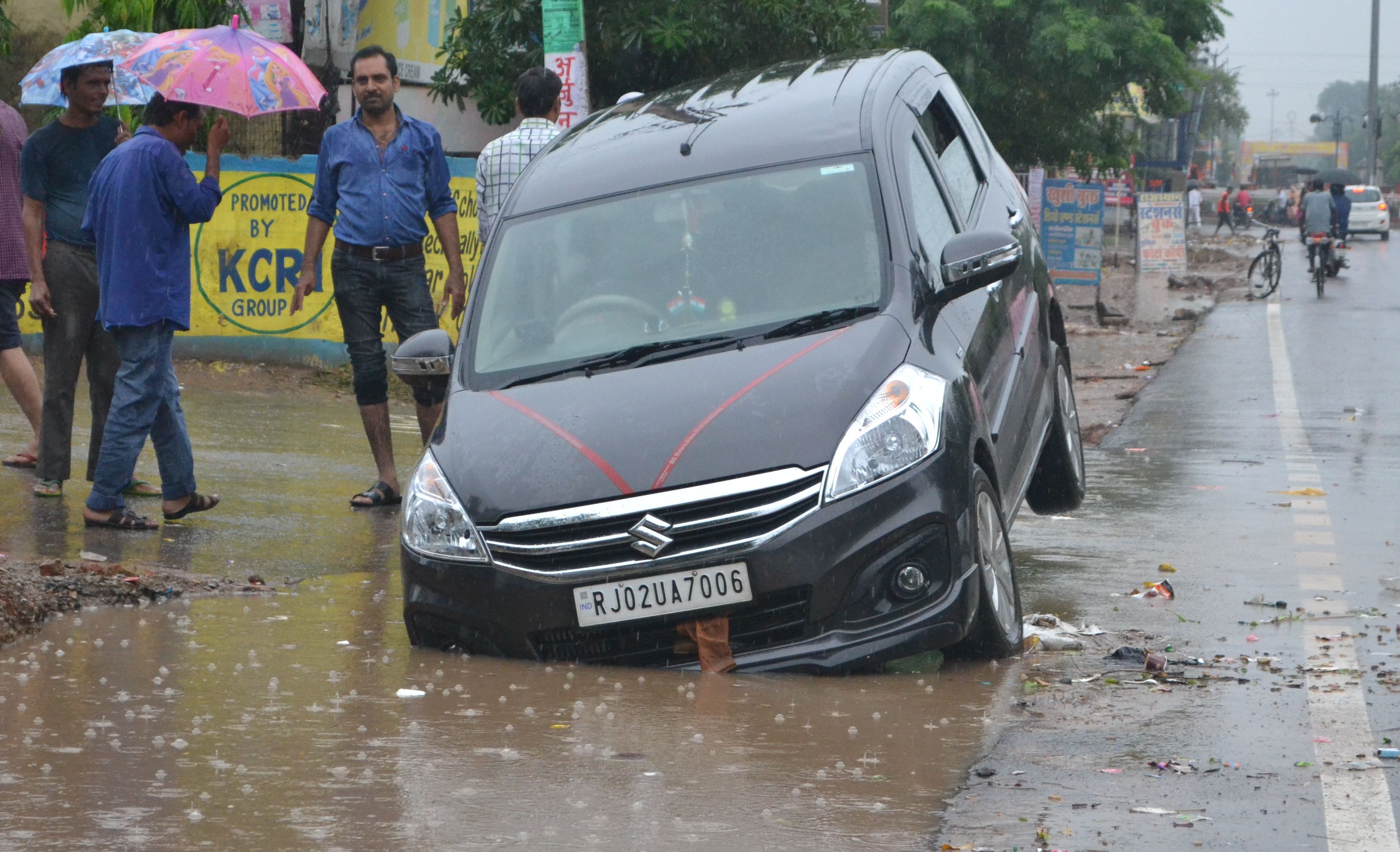 Vehicles Drown Into road after Heavy Rain in Alwar