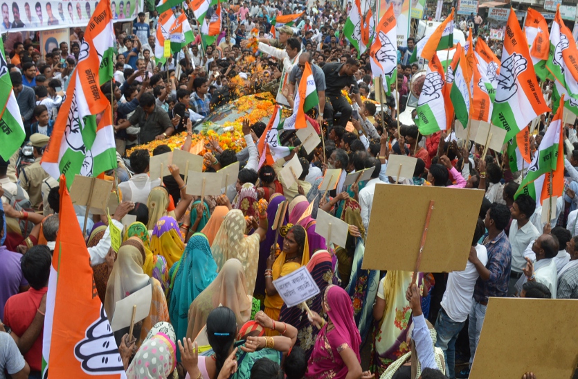 Live : कमलनाथ का रोड-शो शुरू, भीड़ देख भाजपाईयों के उड़े होश