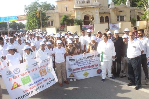 Ajmerites participate in patrika's road safety campaign