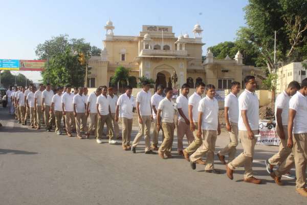 Ajmerites participate in patrika's road safety campaign