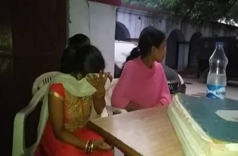 young girl wait marriage but reach police station