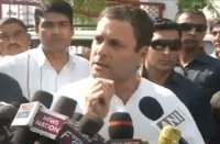 राहुल गांधी ने प्रधानमंत्री मोदी पर साधा निशाना तो संबित पात्रा ने गांधी परिवार को लिया आड़े हाथ