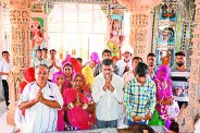 पूर्णिमा पर मंदिरों में उमड़े श्रद्धालु, किए दर्शन पूजन