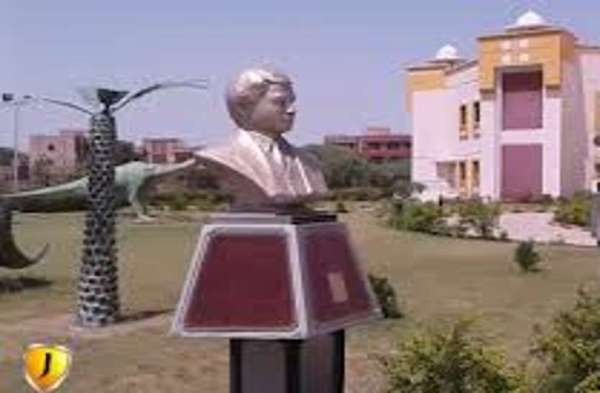 World Tourism Day: Swings and Dinosaurs in Science Museum of jodhpur