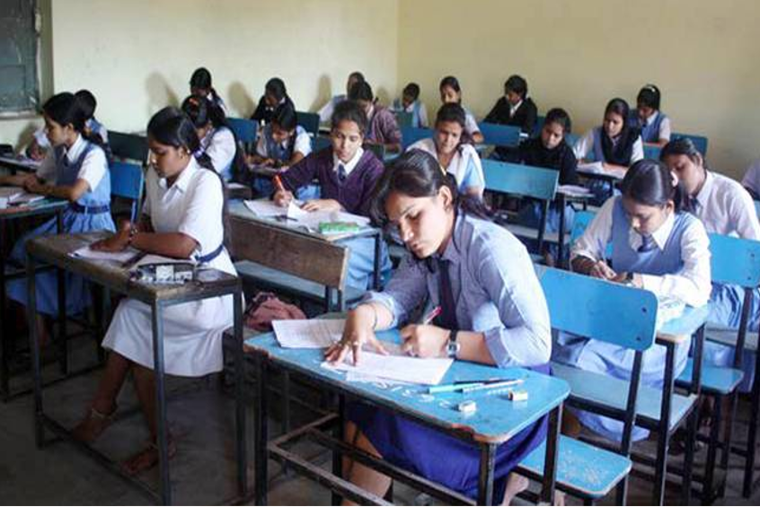 up-board-12th-student-will-be-given-32-pages-answer-sheet