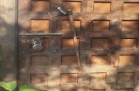 अज्ञात की करतूत पर सहमे ग्रामीण, पुलिस असमाजिक तत्व की ओर कर रही इशारा