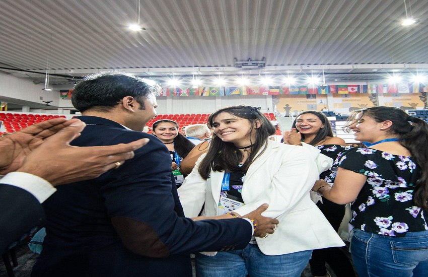 The Indian journalist did the Colombian player's propose, it is intere