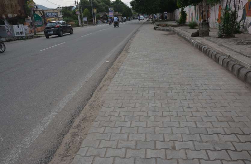 Poor Interlocking tiles in alwar city