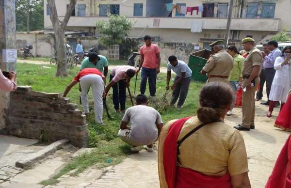 पुलिस लाइन में चलाया गया स्वच्छता अभियान