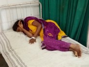नेत्रहीन दिव्यांग बेटी को आज भी मां के लौटने की उम्मीद