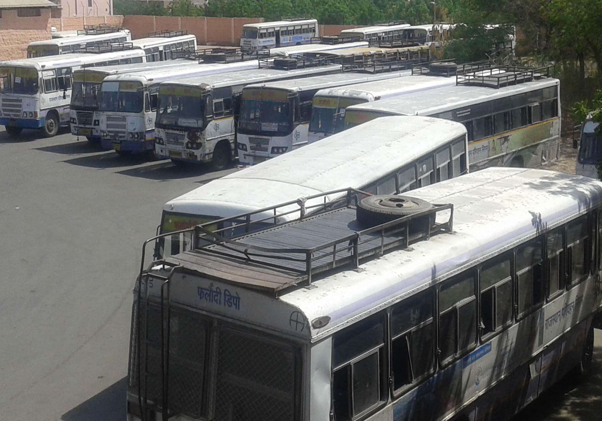roadways Buses