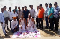 सर्व समाज ने देश के 545 सांसदों का किया पिंडदान,  कौआ भोज व मृत्यु भोज भी कराया, घटनाक्रम से प्रशासन रहा बेखबर