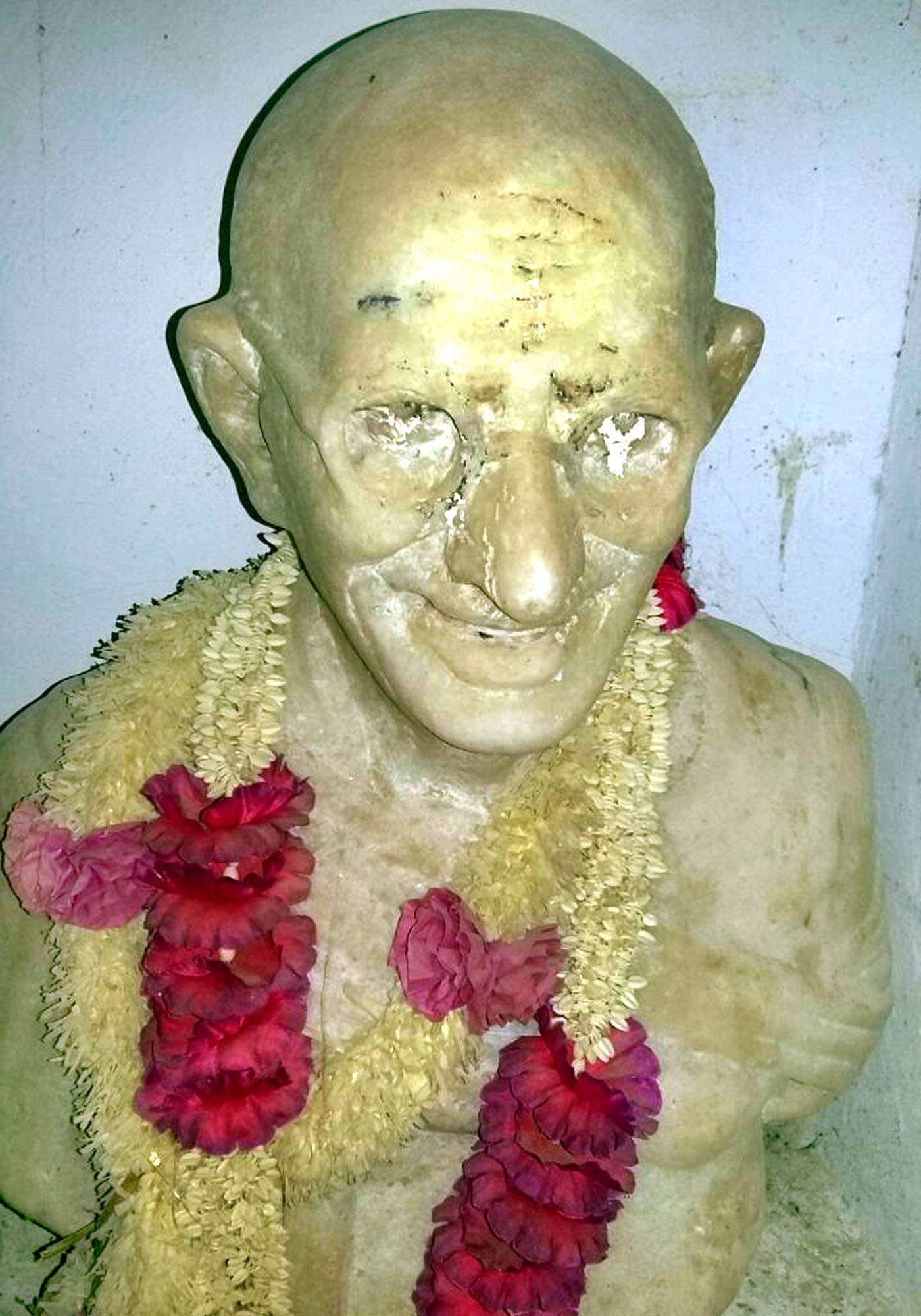 Statue of Mahatma Gandhi imprisoned in the police station