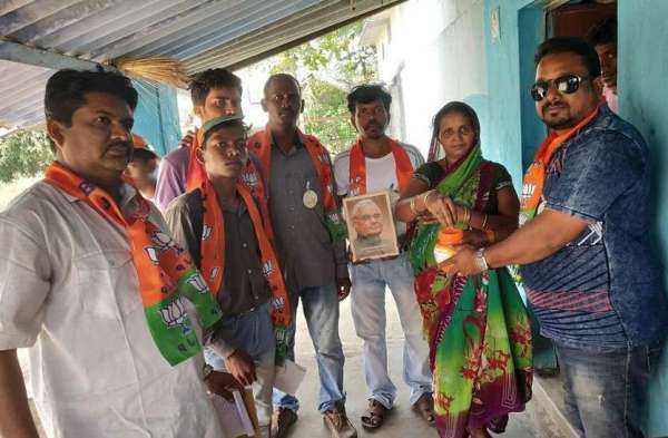 Photo Gallery : चुनावी गणित साधने में लगे अटल दूत