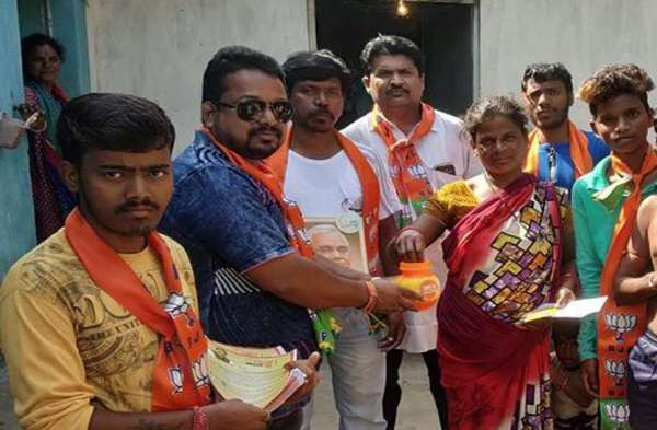 Photo Gallery : चुनावी गणित साधने में लगे अटल दूत