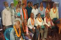 Photo Gallery : वृद्धजन दिवस पर बुजुर्गों का सम्मान कर लिया आशीर्वाद