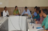 महापौर ने की कामकाज की समीक्षा, कार्यों में गति लाने के अधिकारियों को दिए निर्देश