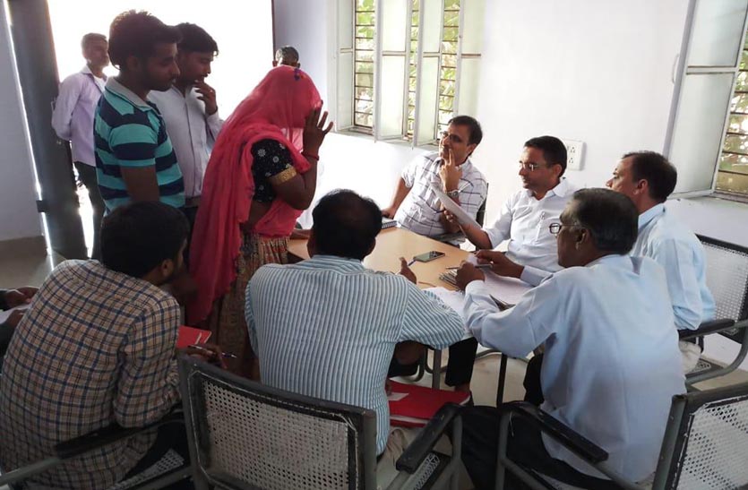 video: प्रस्तावित दिल्ली-मुम्बई राष्ट्रीय राजमार्ग 148 एन पर भूमी अवाप्ती की एवज में किसानों ने 50 लाख रुपए प्रति बीघा मुआवजा की मांग की