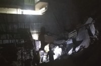 राजधानी में निर्माण के दौरान ढहा नजदीकी मकान का हिस्सा