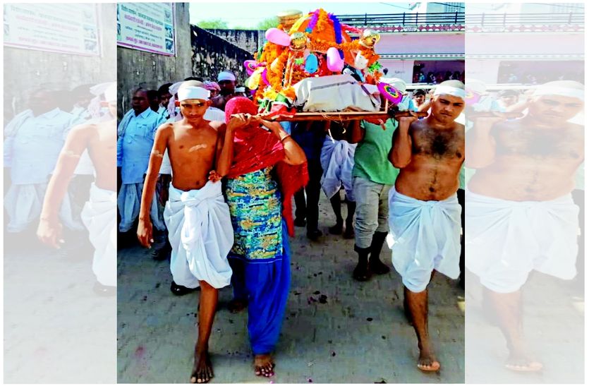 funeral of retired teacher in ajitgarh sikar