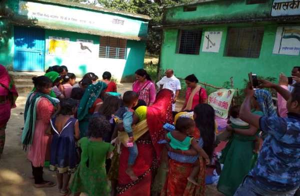  पतंजलि योग समिति और सहयोगी संगठनों की ओर से समय-समय पर विभिन्न प्रकार के सामाजिक कार्यक्रम किए जाते हैं। जरूरतमंदों को कपड़े व अन्य सामग्री प्रदान कर उनकी मदद की जाती है।