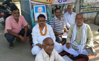 teacher of Martand three school in Rewa protest on Gandhi Jayanti
