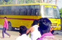 50 बच्चों से भरी स्कूल बस में शार्ट-सर्किट, भरा धुंआ, मची अफरातफरी, फिर ये हुआ...