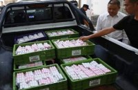 man buys bmw dream car worth 50 lakhs from saving 900 kilogram coins