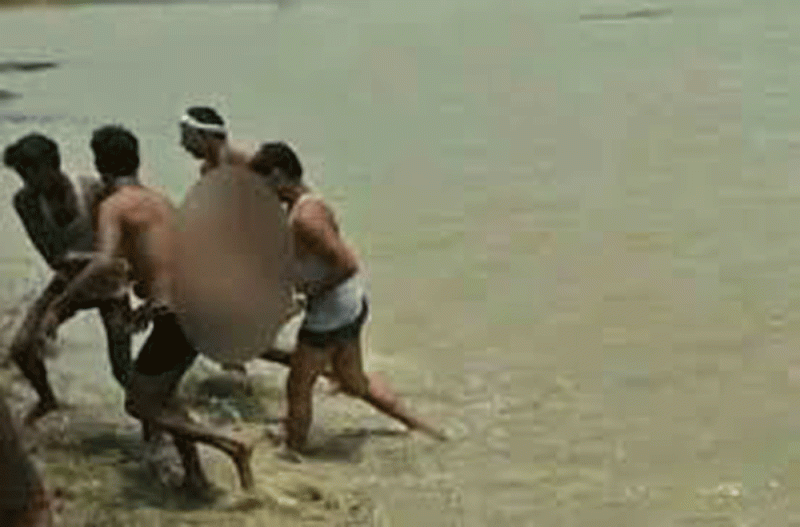 Death of husband wife drowning in pond Khandasa Faizabad