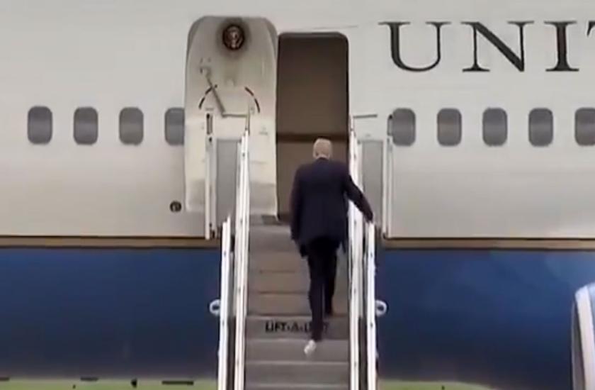 Video Of toilet Paper Stuck to Donald Trump shoe boarding plane viral