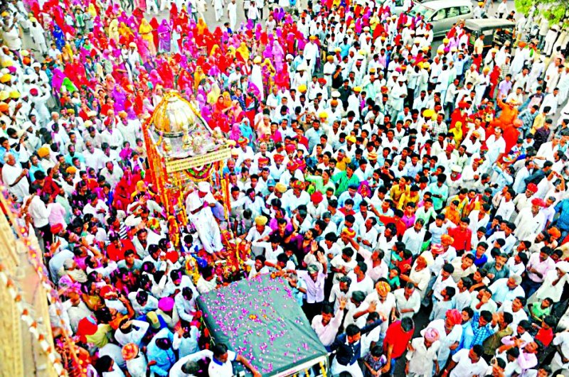 चातुर्मास से लौटे ब्रह्मधाम गादीपति, स्वागत में उमड़े श्रद्धालु