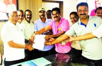 कर्मचारियों ने संडे ड्यूटी बंद होने का ठिकरा फोड़ा अधिकारियों पर, कहा-अफसर वर्कशॉप में नहीं करते हैं काम, हाजिरी लगाकर हो जाते हैं गायब