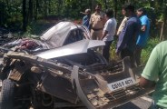 Breaking : ट्रेलर की ठोकर से कार के चिथड़े उड़े, दो की मौत, तीसरे की हालत नाजुक