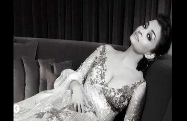 Aishwarya rai bachchan and aradhya in same dress latest photos