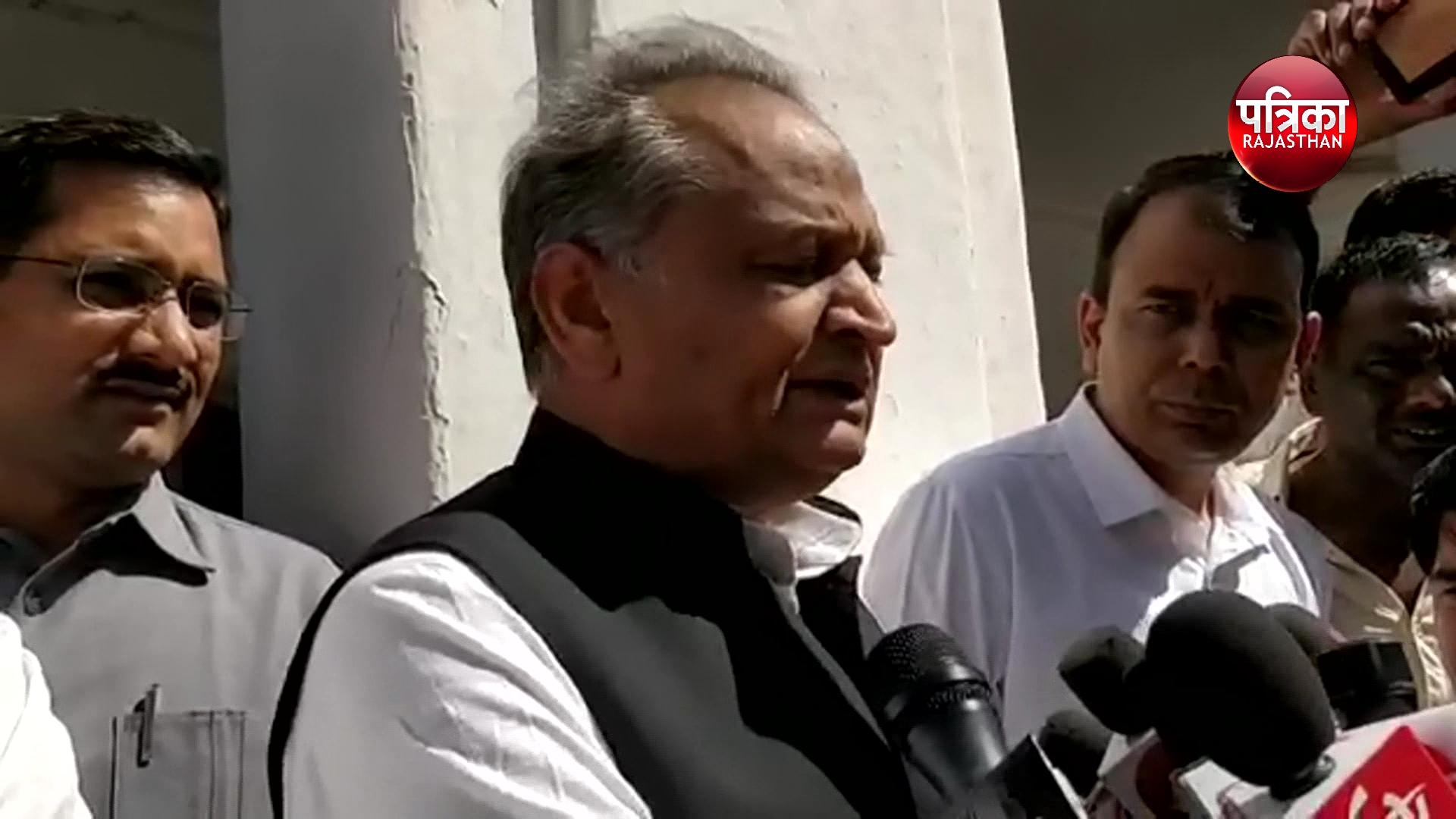 गुरूशरण छाबडा की मौत की जिम्मेदार सरकार -अशोक गहलोत