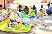 Out side  laborers coming to Phalodi  for cotton chewing