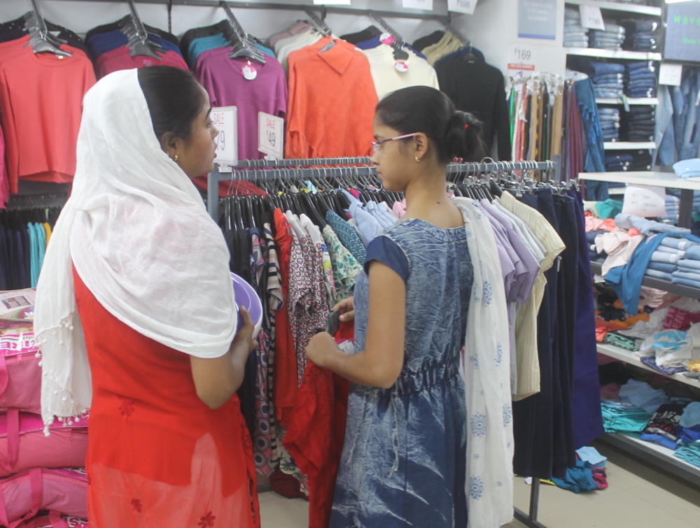 Keeping the budget in mind, prepare shopping, list of importer items