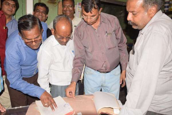 रसूखदारों के अतिक्रमण पर चला जिला प्रशासन का बुल्डोजर, देखें इन तस्वीरों में