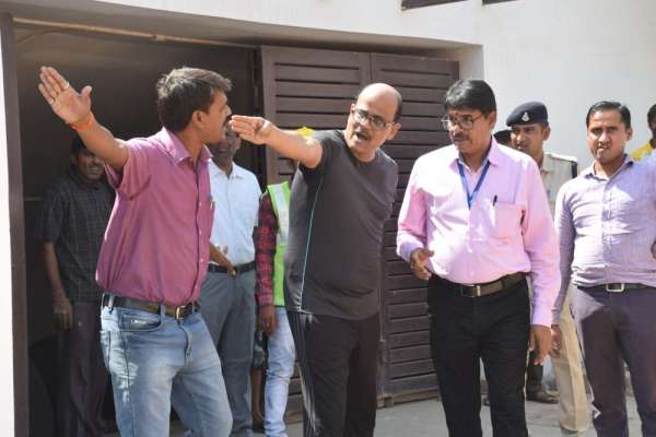 रसूखदारों के अतिक्रमण पर चला जिला प्रशासन का बुल्डोजर, देखें इन तस्वीरों में