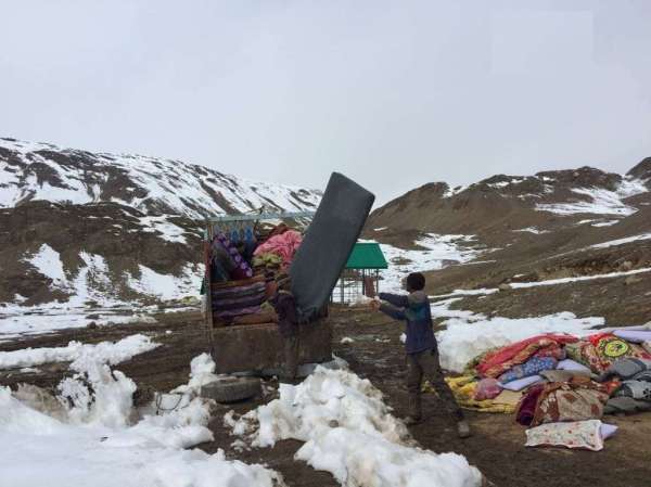 Pir Panjal recieve fresh snowfall lahaul spiti site closed for tourist