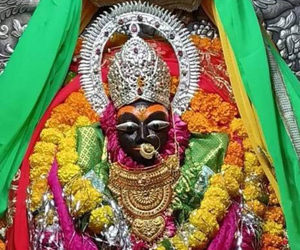 One lakh devotees appeared on the first day in sharda mandir