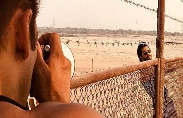 salman khan become photographer click varun dhawan hot photos