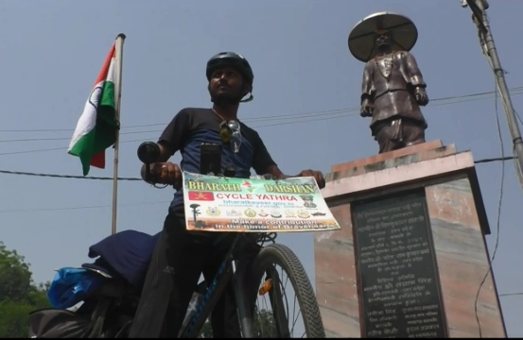 Karnataka Police Jawan Bharat Darshan Cycle Yatra for martyr